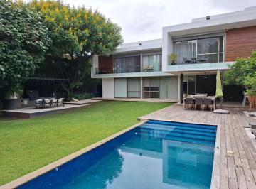Casa de 4 habitaciones, Cuernavaca · Venta Hermosa Residencia Moderna en Privada en Vista Hermosa