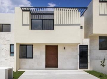 Casa · 215m² · 4 Recámaras · 3 Estacionamientos · Casa Carolina en Zibata