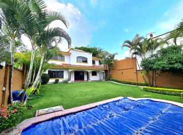 Casa de 3 habitaciones, Cuernavaca · Casa Sola con Alberca con Doble Filtro de Seguridad Zona Domingo Diez