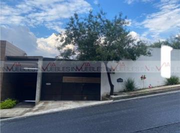 Casa · 1500m² · 6 Recámaras · 6 Estacionamientos · Casa en Venta en San Pedro Garza García
