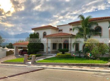 Casa de 5 habitaciones, Monterrey · Casa en Venta en Portal del Huajuco