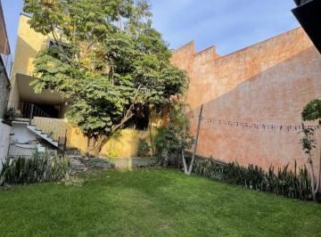 Casa · 300m² · 3 Recámaras · 3 Estacionamientos · Casa en Venta en Burgos