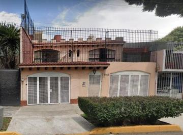 Casa de 4 habitaciones, Coyoacán · Ri. Casa en Venta Canal de Miramoentes # 1984, Coyoacan, Cdmx.