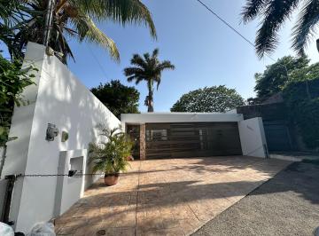 Casa de 3 habitaciones, Mérida · Casa en Venta en Emiliano Zapata Norte