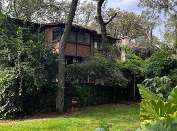 Casa en condominio de 3 habitaciones, Zapopan · Residencia en Medio del Bosque con Amplio Jardín