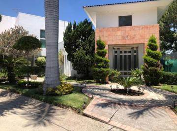 Casa en condominio de 3 habitaciones, Zapopan · Casa en Venta en Puerta de Hierro