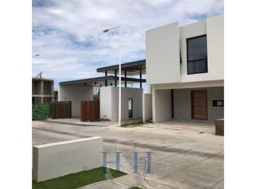 Casa en condominio de 2 habitaciones, Zapopan · Casa Nueva Modelo Toledo en Coto Zona Real Valdepeñas