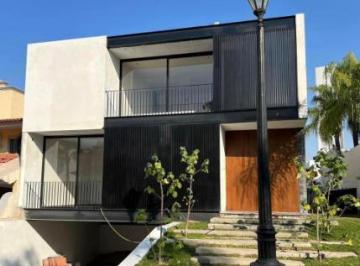Casa en condominio de 3 habitaciones, Zapopan · Casa en Venta en Puerta de Hierro