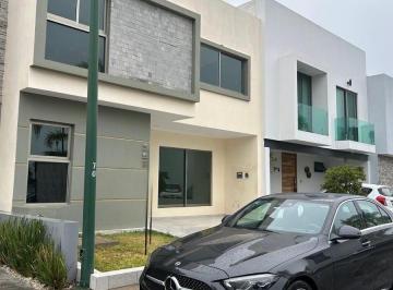 Terreno / Lote · 140m² · 3 Recámaras · 2 Estacionamientos · Casa Nueva en Venta Coto Los Almendros