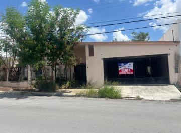 Casa · 268m² · 3 Recámaras · 2 Estacionamientos · Casa en Venta Calle 14 # 465 Col. Aztlan