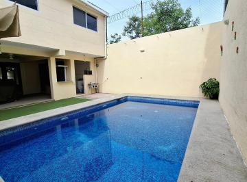 Casa · 315m² · 4 Recámaras · 2 Estacionamientos · Casa en Venta en Temixco, Morelos