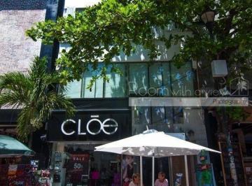Terreno comercial · 60m² · Local Comercial con Dos Departamentos en Una Ubicación Privilegiada en El Centro