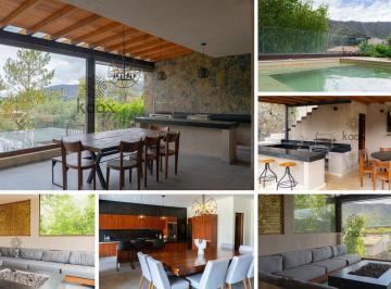 Casa en condominio · 442m² · 5 Recámaras · 2 Estacionamientos · Club Residencial Puerta del Lago