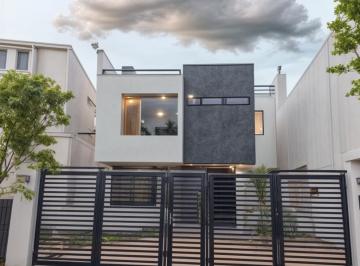 Casa de 4 habitaciones, Querétaro · Casa en Venta en Milenio III, 4ta Recamara en Pb, 4 Baños, Roof Garden, Jardín