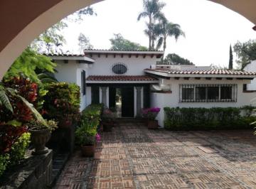 Casa · 434m² · 3 Recámaras · 5 Estacionamientos · Casa en Privada en Jardines de Ahuatepec Cuernavaca - Ham - 785 - Cp