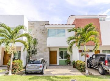 Casa de 3 habitaciones, Puerto Vallarta · Casa en Renta en Fluvial Entre Rios