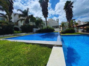d91cbd8ca884a14b88db1dcb3ee9c70c532041e9c4a8760d37fae571d34f8df6 · Casa en Venta en San Miguel, Vista Magna: Terraza, Jacuzzi, Vistas y Amenidades
