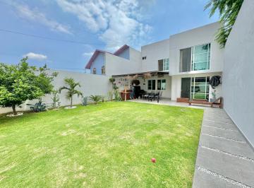 Casa de 3 habitaciones, Cuernavaca · Venta Casa en Fraccionamiento con Seguridad 24/7