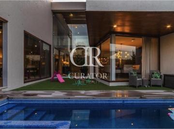 Casa · 600m² · 4 Recámaras · 4 Estacionamientos · Casa en Venta en El Campanario Queretaro