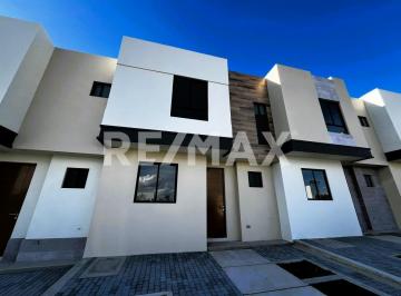 Casa en condominio · 122m² · 3 Recámaras · 2 Estacionamientos · Casa en Venta en Zizana, Querétaro.