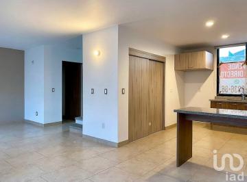 Casa · 169m² · 3 Recámaras · 2 Estacionamientos · Casa en Venta, Zibata, Samare Queretaro