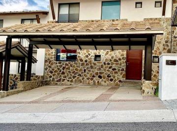 Casa · 169m² · 3 Recámaras · 2 Estacionamientos · Casa en Venta, Zibata, Samare Queretaro