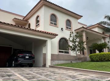 Casa de 5 habitaciones, Monterrey · Portal del Huajuco Casa en Venta Zona Carretera Nacional en Monterrey N. L.