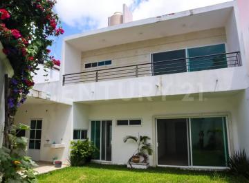 Casa · 269m² · 3 Recámaras · 2 Estacionamientos · Casa en Venta Las Fincas, Jiutepec, Morelos