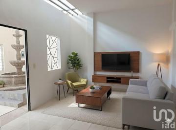 Edificio · 499m² · 9 Recámaras · 4 Estacionamientos · Edificio en Venta con 3 Departamentos y Roofgarden en Puebla, Puebla