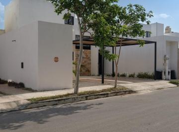 Casa · 155m² · 3 Recámaras · 2 Estacionamientos · Casa en Real Montejo