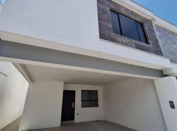Casa de 3 habitaciones, García · Tu Casa de 3 Niveles en La Reserva!