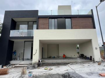 Casa de 4 habitaciones, Monterrey · Casa en Venta en Monterrey Carretera Nacional Arboretto Residencial