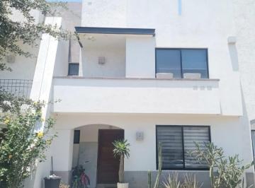 Casa · 173m² · 4 Recámaras · 2 Estacionamientos · Venta de Casa en Bosques del Pedregal