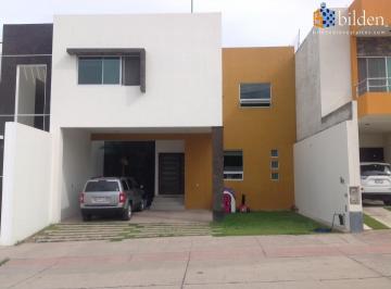 Casa · 213m² · 4 Recámaras · 2 Estacionamientos · Casa en Durango