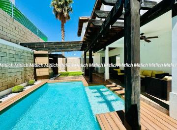 Casa · 628m² · 4 Recámaras · 2 Estacionamientos · Casa en Venta Fracc. Puerta de Hierro $13,500,000