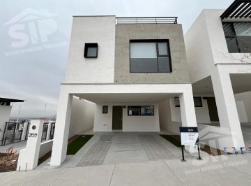 Casa · 208m² · Casa en Venta - Dominio Cumbres 3 Plantas