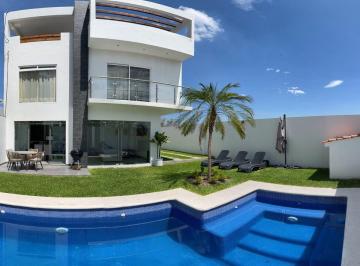 Casa · 217m² · 5 Recámaras · 2 Estacionamientos · Casa en Venta en Tequesquitengo Morelos