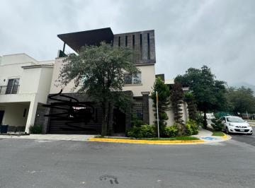 Casa de 3 habitaciones, Monterrey · Casa en Venta en Bosques de Las Cumbres en Monterrey, N. L.