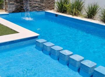 Casa · 320m² · 3 Recámaras · 2 Estacionamientos · Casa en Venta Jardines de Huapinol Parrilla