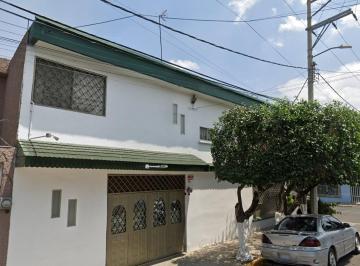 Casa de 3 habitaciones, Gustavo A. Madero · Casa en Churubusco Tepeyac de Remate Bancario