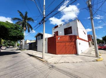Casa · 388m² · 4 Recámaras · 3 Estacionamientos · Excelente Casa en Leon Moderno