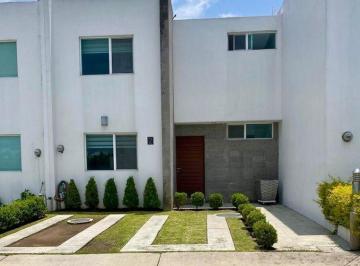 Casa · 195m² · 3 Recámaras · 2 Estacionamientos · Casa en Renta en El Real 2