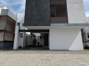 Casa en condominio de 3 habitaciones, Metepec · Casa en Venta en Metepec Dentro de Residencial a 2 Min. de Av Las T Orres