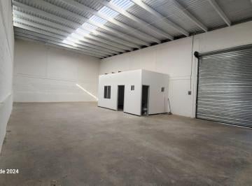 Bodega comercial · 900m² · Se Renta Bodega Chica en Av Independencia
