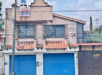 Edificio de 6 habitaciones, Coyoacán · Casa con Uso de Suelo Comercial Sobre Av Aztecas