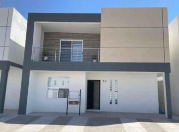 Casa · 220m² · 3 Recámaras · Casa en Toreos Residencial - Ciudad Juárez