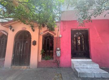 Casa de 4 habitaciones, Monterrey · Casa en Venta Col. Moderna, Monterrey, n. L.