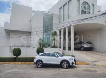 Casa · 399m² · 3 Recámaras · 3 Estacionamientos · Venta Casa Lomas del Marmol 1!