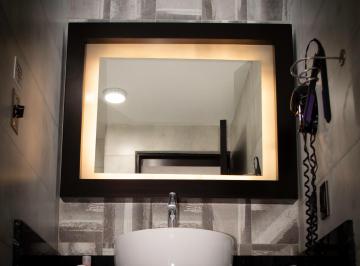 Inmueble productivo urbano de 49 habitaciones, León · Autohotel en Funcionamiento
