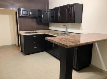 Casa de 8 habitaciones, San Nicolás de los Garza · Casa con Departamentos en San Nicolas de Los Garza
